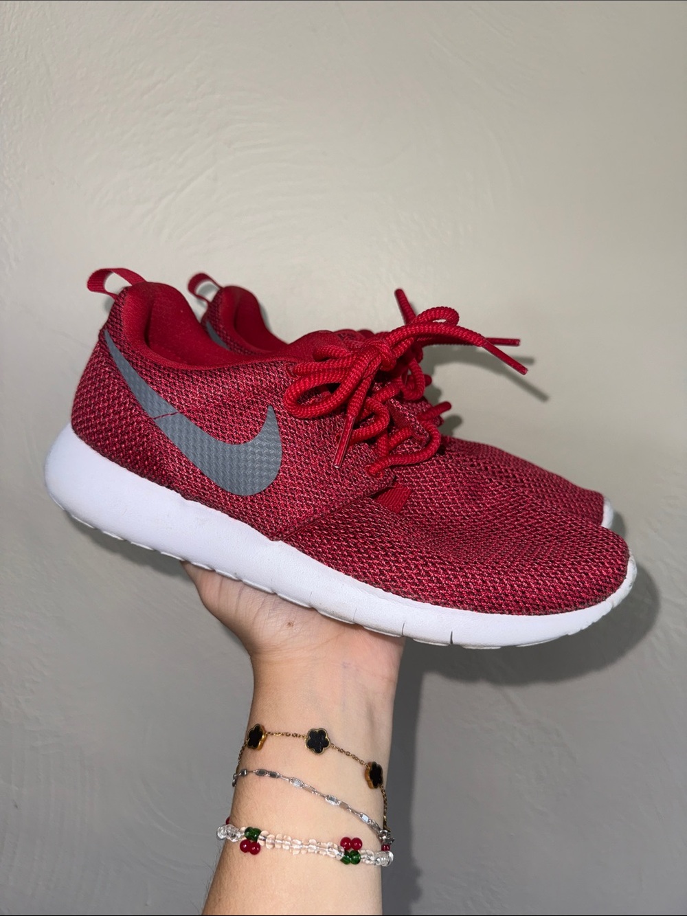 Nike Roshe One Gym Red Sneakers 4.5Y Women’s 6 599728-608